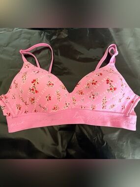 Pink Floral Wireless T-Shirt Bra VICTORIAS SECRET